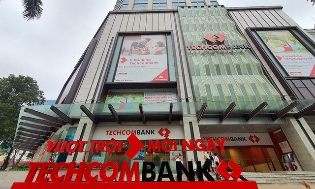 TCB: Phó Tổng Giám đốc Techcombank muốn bán bớt cổ phiếu