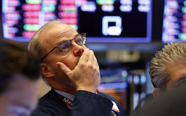 Phiên 2/5: Khối ngoại mạnh tay bán ròng gần nghìn tỷ đồng, một mã chứng khoán bị “xả” hơn 500 tỷ