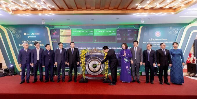 Năm 2025 nâng hạng thị trường chứng khoán Việt Nam từ cận biên lên mới nổi